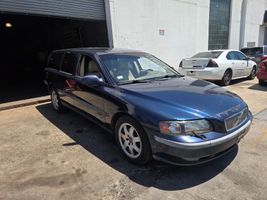 2003 VOLVO V70 BASE