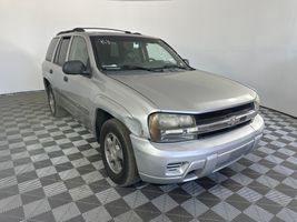 2004 CHEVROLET TRAILBLAZER LS