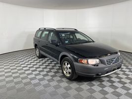 2004 VOLVO XC70 