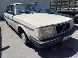 1987 VOLVO 240