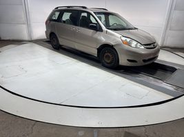 2009 TOYOTA SIENNA CE 7-PASSENGER