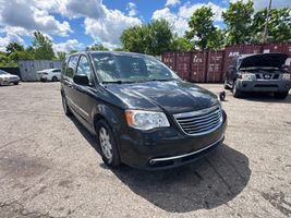 2011 CHRYSLER TOWN & COUNTRY 