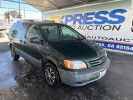 2002 TOYOTA SIENNA