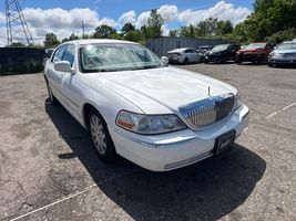 2009 LINCOLN TOWN CAR SIGNATURE LIMITED