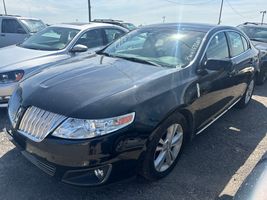 2010 LINCOLN MKS 