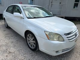 2005 TOYOTA AVALON 