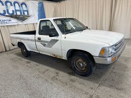 1989 TOYOTA PICKUP 