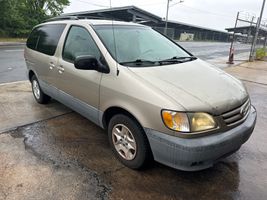 2001 TOYOTA SIENNA LE