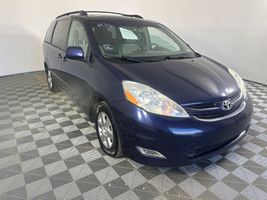 2007 TOYOTA SIENNA XLE