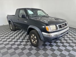 1999 NISSAN FRONTIER XE