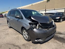 2011 TOYOTA SIENNA LE 8-PASSENGER