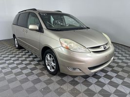 2006 TOYOTA SIENNA XLE