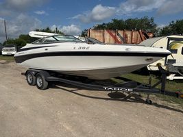 2002 CROWNLINE 225BR