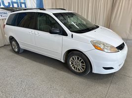 2007 TOYOTA SIENNA LE