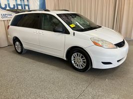 2007 TOYOTA SIENNA LE