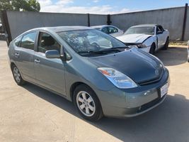 2004 TOYOTA PRIUS 