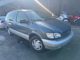 2000 TOYOTA SIENNA LE