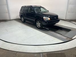 2004 TOYOTA HIGHLANDER 