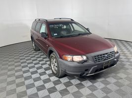 2004 VOLVO XC70 