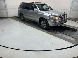 2006 TOYOTA HIGHLANDER SPORT
