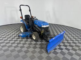  NEW HOLLAND  TRACTOR 