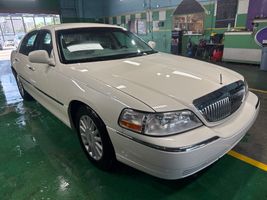 2005 LINCOLN TOWN CAR SIGNATURE LIMITED
