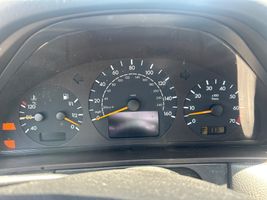 2000 MERCEDES-BENZ E CLASS E320