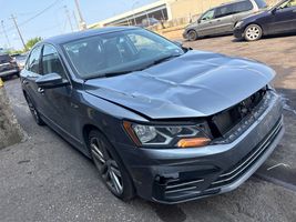 2017 VOLKSWAGEN PASSAT 1.8T R-LINE