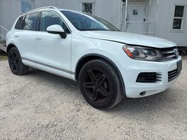 2013 VOLKSWAGEN TOUAREG EXECUTIVE