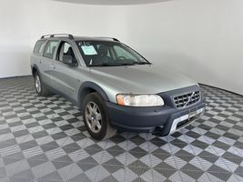 2005 VOLVO XC70 