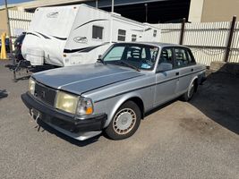 1991 VOLVO 240 BASE