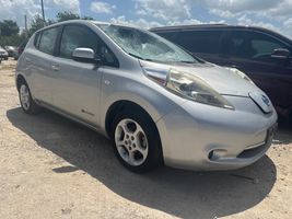 2011 NISSAN LEAF SV