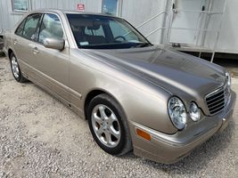 2001 MERCEDES-BENZ E CLASS E320