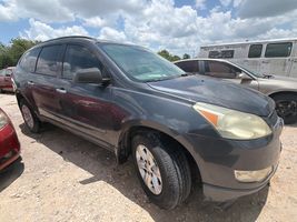 2011 CHEVROLET TRAVERSE LS