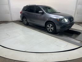 2017 NISSAN PATHFINDER SV