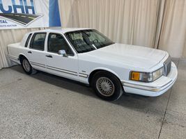1993 LINCOLN TOWN CAR EXECUTIVE