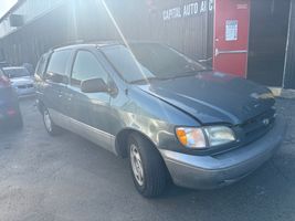 2000 TOYOTA SIENNA LE