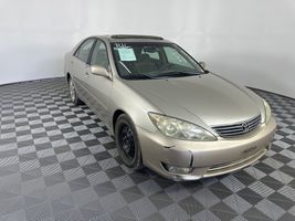 2005 TOYOTA CAMRY XLE