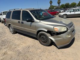 2005 SATURN RELAY 