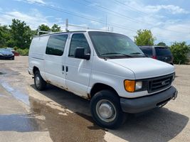 2005 FORD E250 VANS