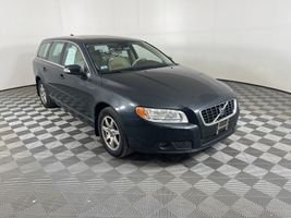 2009 VOLVO V70 