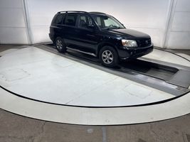 2004 TOYOTA HIGHLANDER 