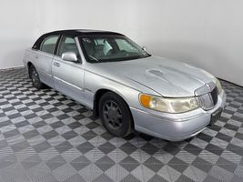 2001 LINCOLN TOWN CAR SIGNATURE