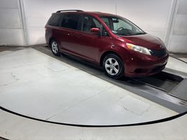 2011 TOYOTA SIENNA LE 8-PASSENGER