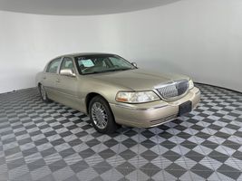 2006 LINCOLN TOWN CAR DESIGNER