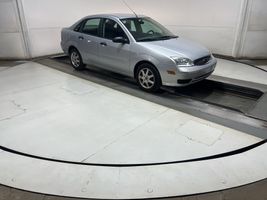 2005 FORD FOCUS ZX4 S