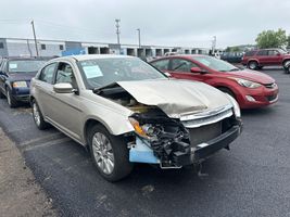 2013 CHRYSLER 200 LX
