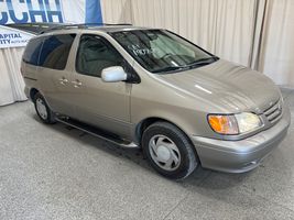 2001 TOYOTA SIENNA 