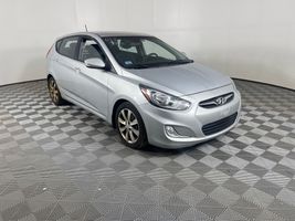 2013 HYUNDAI ACCENT SE