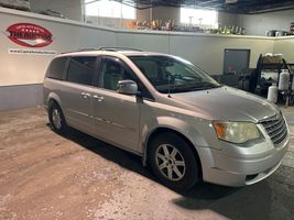 2010 CHRYSLER TOWN & COUNTRY TOURING PLUS